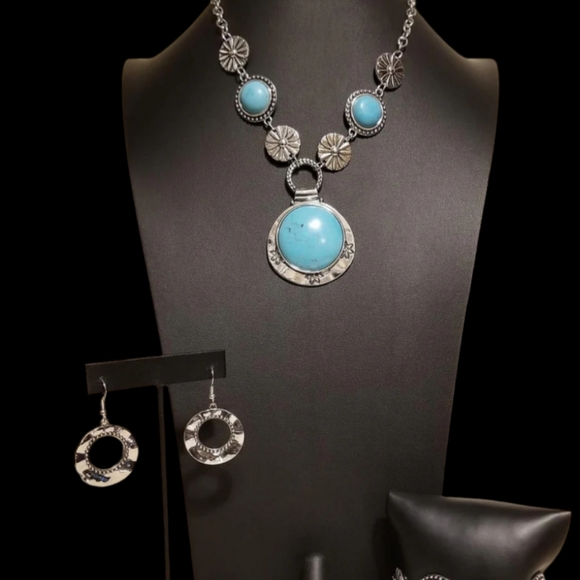 Jewelry - Picture 5 of 10